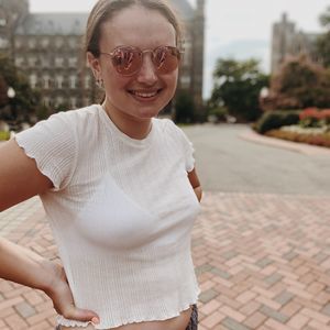 Meet your Posher, Anna